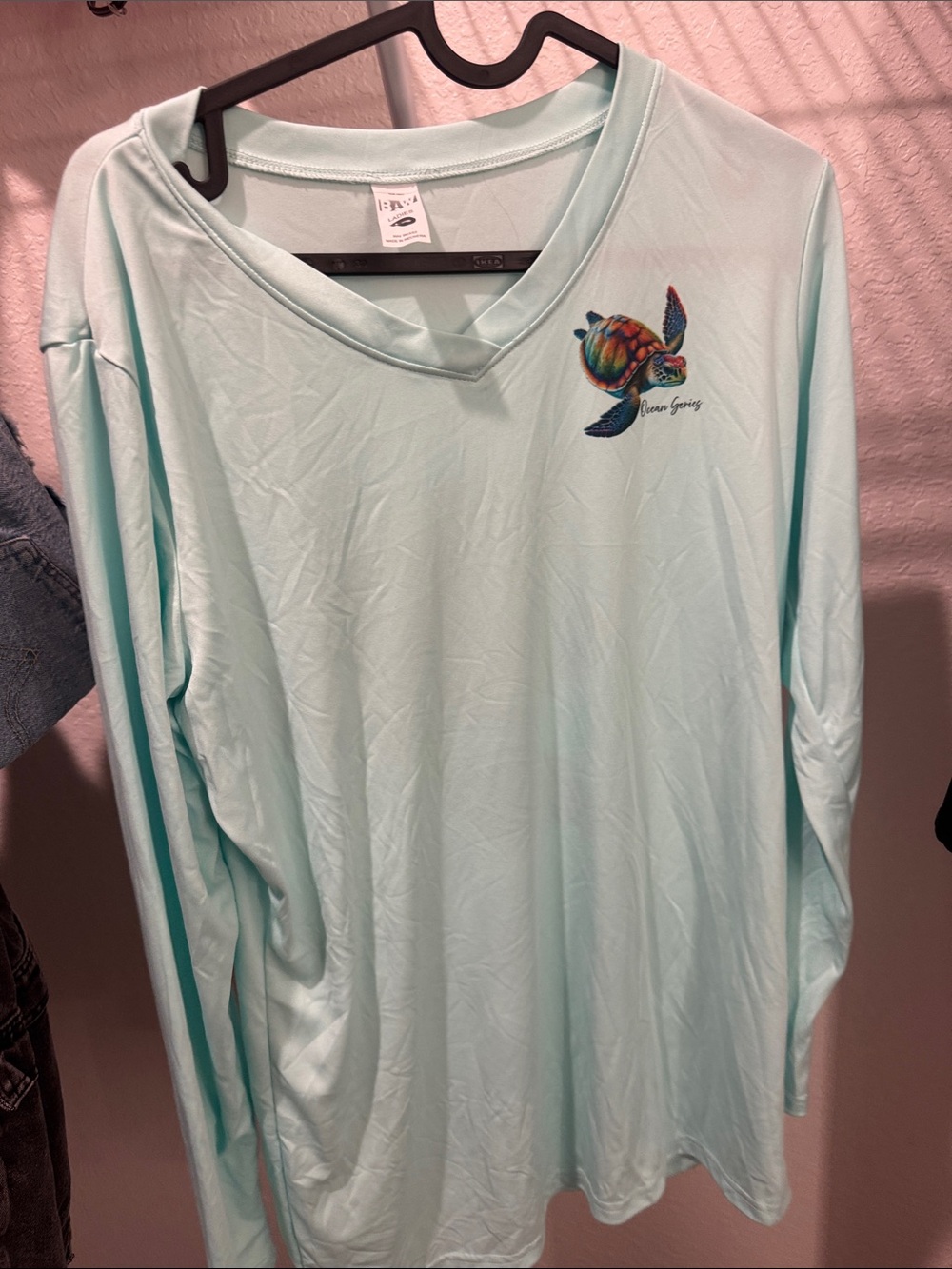 Long Sleeve V-Neck Top with Colorful Sea Turtle Embroidery - Mint